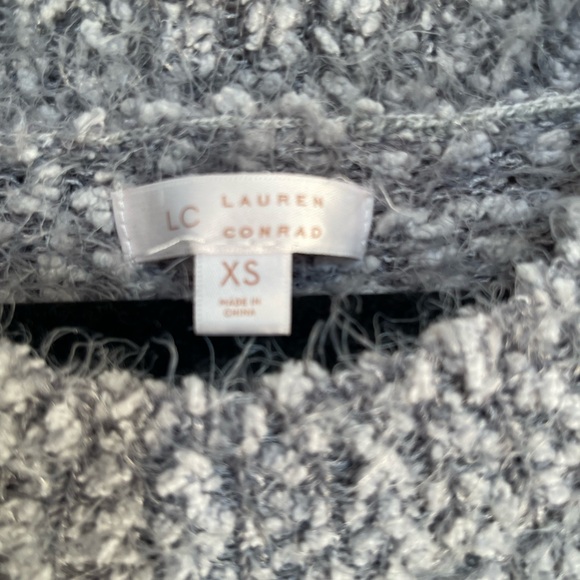 Fuzzy sweater, gray crew neck sweater - Picture 5 of 5